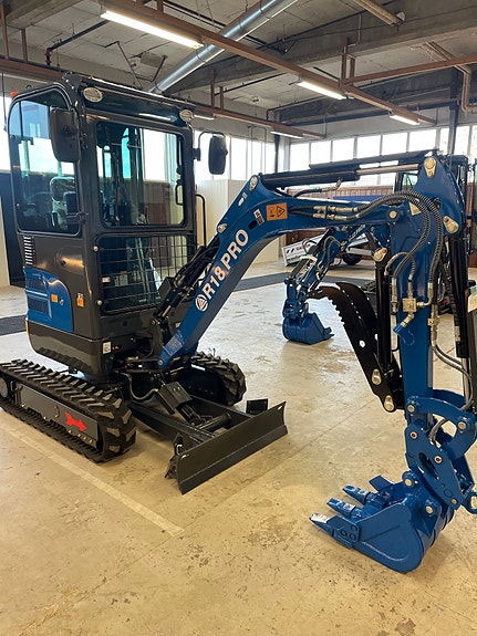 Rippa R18PRO, 1.9tonn med kubota motor D902 og hytte. 18 of 22