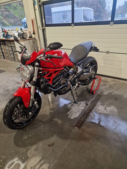 Ducati Monster 821 7 of 22