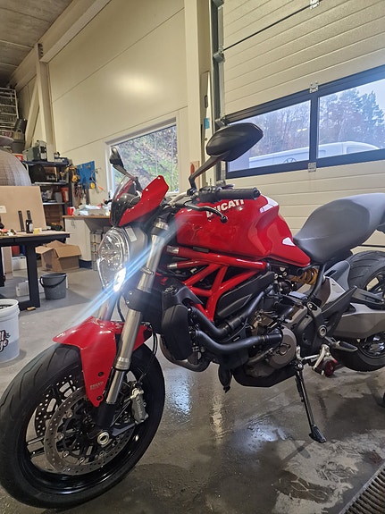 Ducati Monster 821 2 of 22