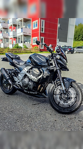 Kawasaki Z 750 2 of 6