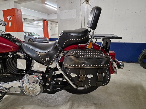 Harley-Davidson FLSTC Heritage Softail Classic 6 of 9
