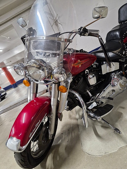 Harley-Davidson FLSTC Heritage Softail Classic 8 of 9