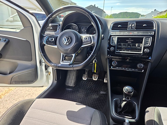 Volkswagen Polo 18 of 22