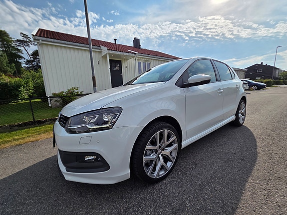Volkswagen Polo 2 of 22