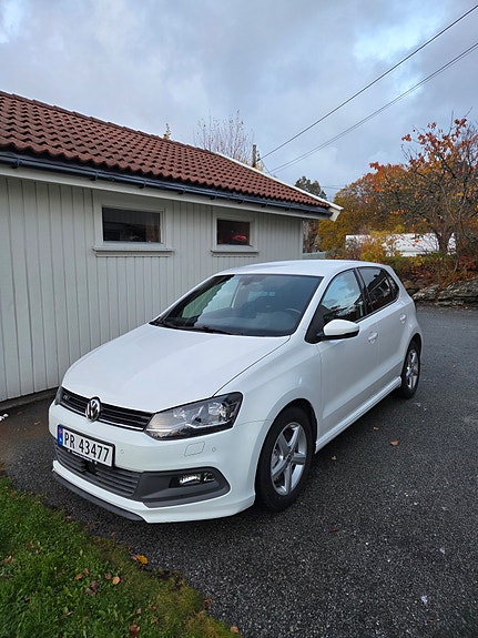 Volkswagen Polo 2 of 5
