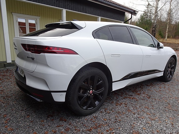 Jaguar I-PACE 4 of 5