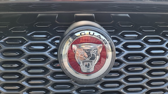 Jaguar I-PACE 4 of 5