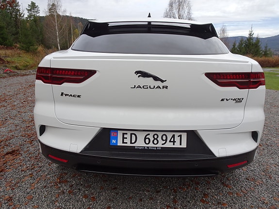Jaguar I-PACE 2 of 5