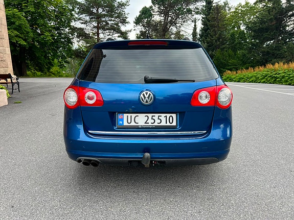Volkswagen Passat 7 of 10
