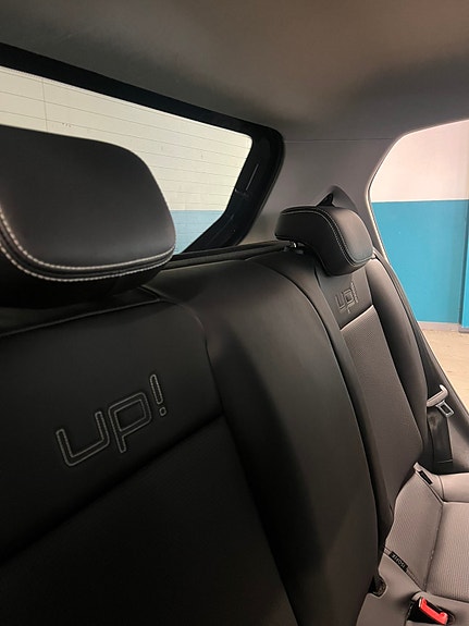 Volkswagen UP! 18 of 21