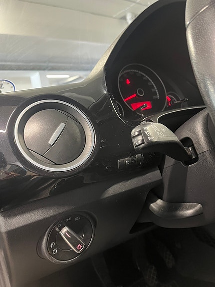 Volkswagen UP! 10 of 21