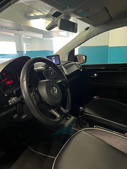 Volkswagen UP! 6 of 21