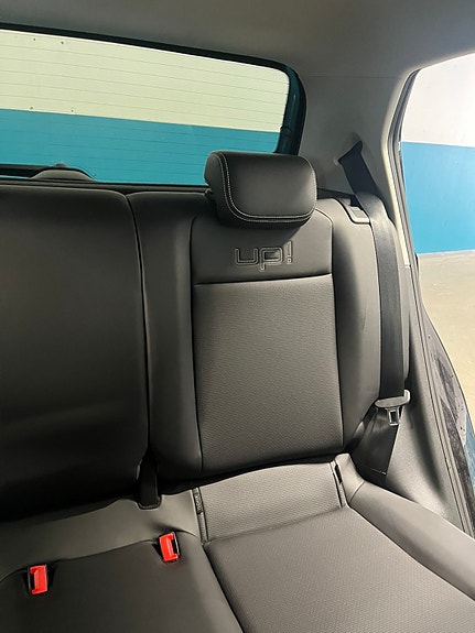 Volkswagen UP! 16 of 21