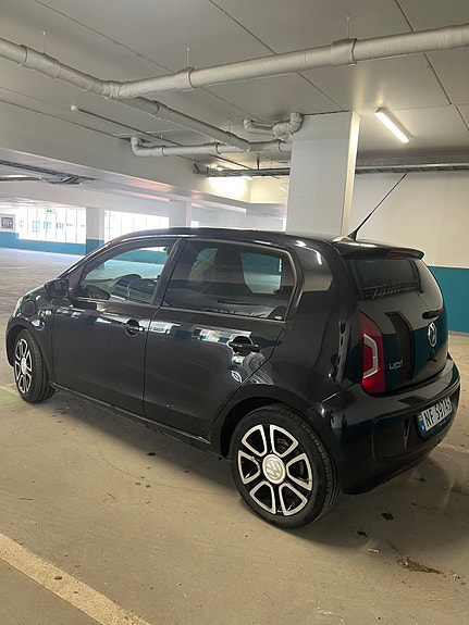 Volkswagen UP! 5 of 21