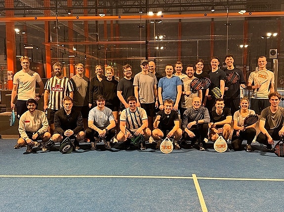 På et aktivt besøk hos Padel Sør