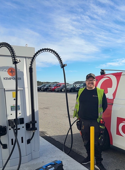 Jørgen sørger for en sømløs leveranse av elbilladere – både til privatmarkedet og profesjonelle aktører