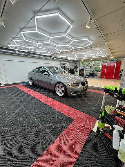BMW 335i 8 of 15
