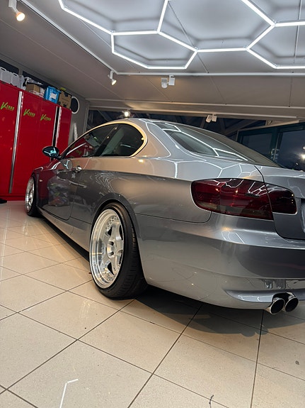 BMW 335i 11 of 15