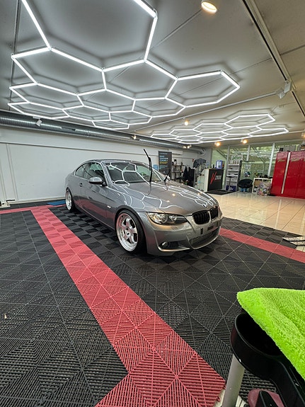 BMW 335i 7 of 15