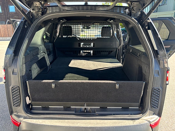Land Rover Discovery 5 17 of 30
