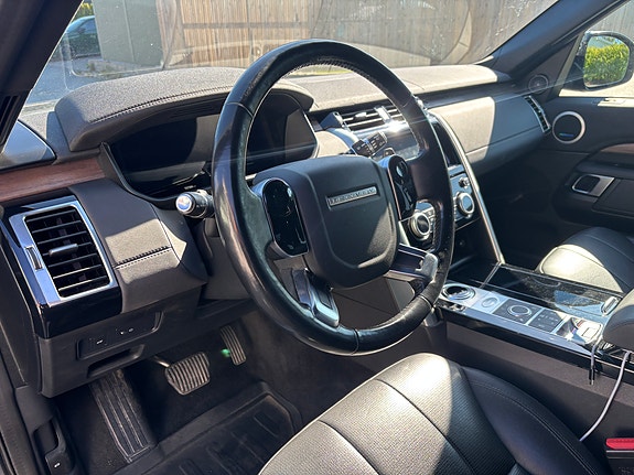 Land Rover Discovery 5 10 of 30