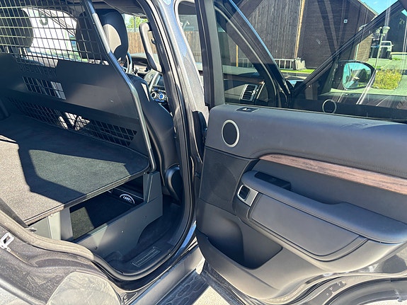 Land Rover Discovery 5 15 of 30