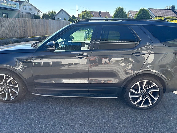 Land Rover Discovery 5 8 of 30