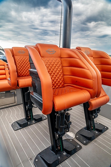 Sunseeker Hawk 38 | 60kn | 5.500kg | Dempe stoler | Twin Mercury 400 Racing 13 of 15