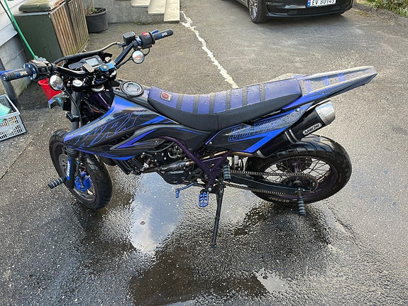 Yamaha WR 125 X 7 of 12