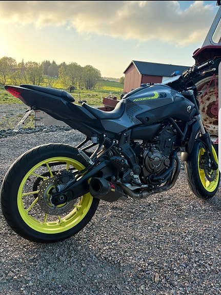 Yamaha Mt-07 2 of 5