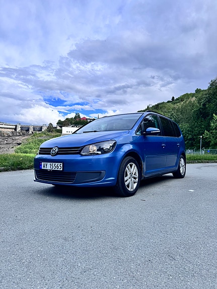 Volkswagen Touran 2 of 30