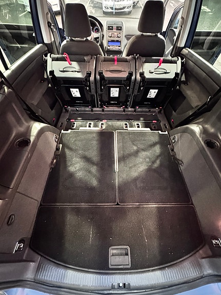 Volkswagen Touran 23 of 30