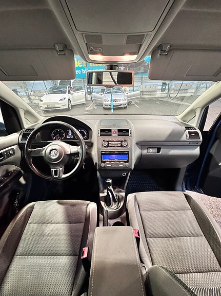 Volkswagen Touran 17 of 30