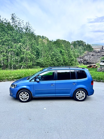 Volkswagen Touran 3 of 30