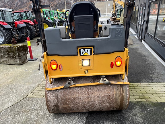 Cat CB34B 5 of 5
