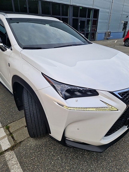 Lexus NX300h 6 of 30