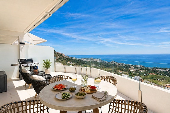 Eksklusiv toppleilighet med 4 soverom og fantastisk panoramautsikt over Middelhavet