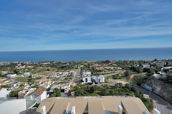 Eksklusiv toppleilighet med 4 soverom og fantastisk panoramautsikt over Middelhavet