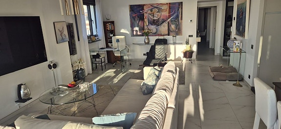 Eksklusiv penthouse med panoramautsikt i hjertet av Estepona