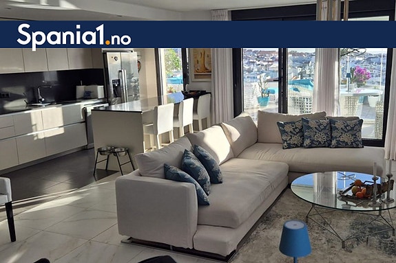 Eksklusiv penthouse med panoramautsikt i hjertet av Estepona