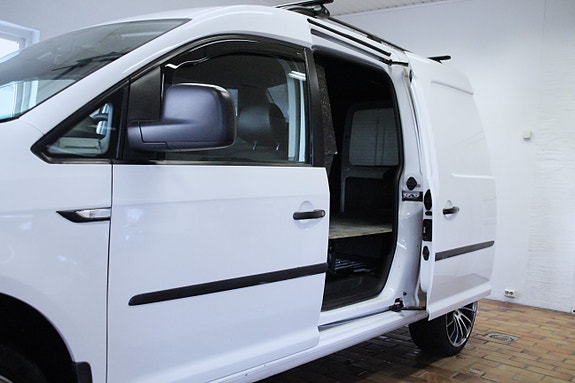 Volkswagen Caddy Maxi 10 of 30