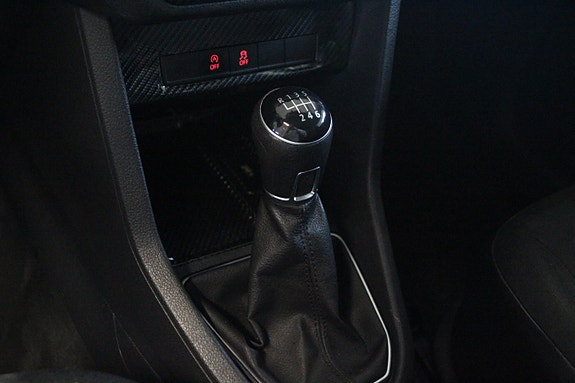 Volkswagen Caddy Maxi 21 of 30