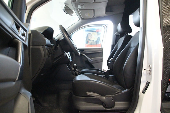 Volkswagen Caddy Maxi 15 of 30