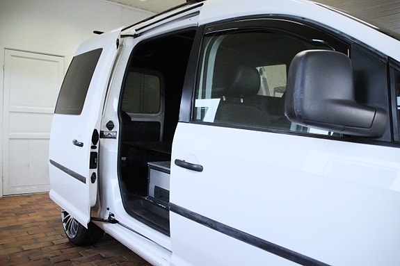 Volkswagen Caddy Maxi 11 of 30