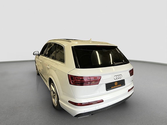 Audi Q7 8 of 22