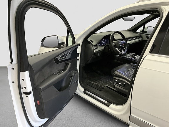 Audi Q7 12 of 22