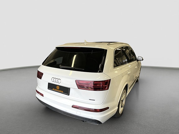 Audi Q7 6 of 22