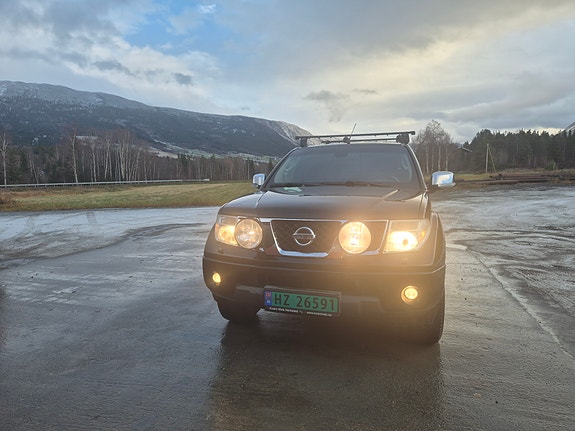Nissan Navara 2 of 5
