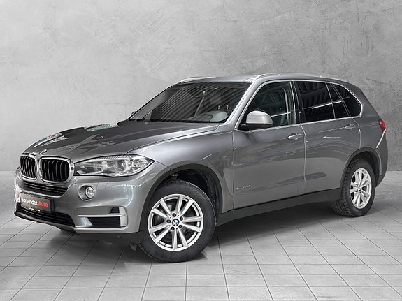BMW X5 2 of 5