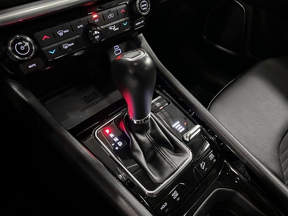Jeep Compass 14 of 24